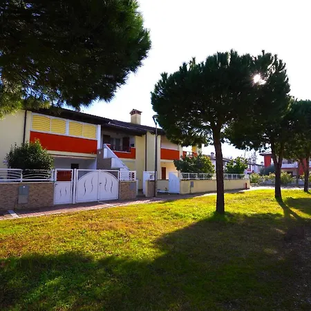 Regina Mare Confortevole Villetta Di Nuova Costruzione In Zona Comoda Al Mare