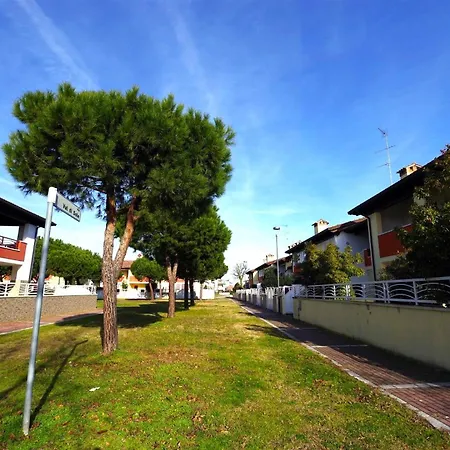 Regina Mare Confortevole Villetta Di Nuova Costruzione In Zona Comoda Al Mare