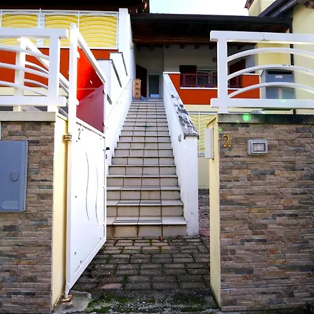 Semesterbostad Regina Mare Confortevole Villetta Di Nuova Costruzione In Zona Comoda Al Mare *