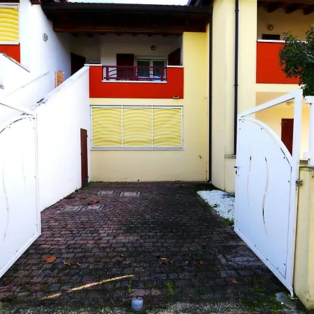 Feriehus Regina Mare Confortevole Villetta Di Nuova Costruzione In Zona Comoda Al Mare *